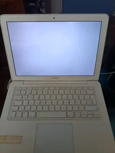 MacBook 13 pulgadas Mid 2010 - miniatura 3