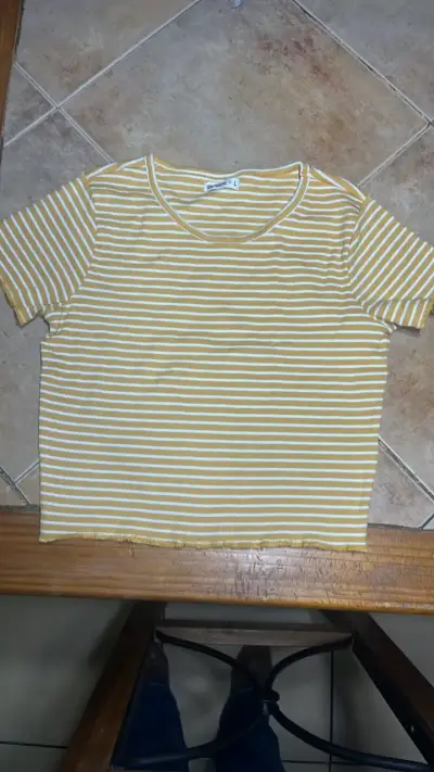 Polera a rayas amarillas y blancas Opposite talla L - miniatura 1