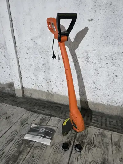 Cortadora de Césped Eléctrica Black+Decker con Repuestos - miniatura 2