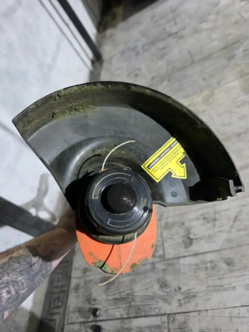 Cortadora de Césped Eléctrica Black+Decker con Repuestos - 4