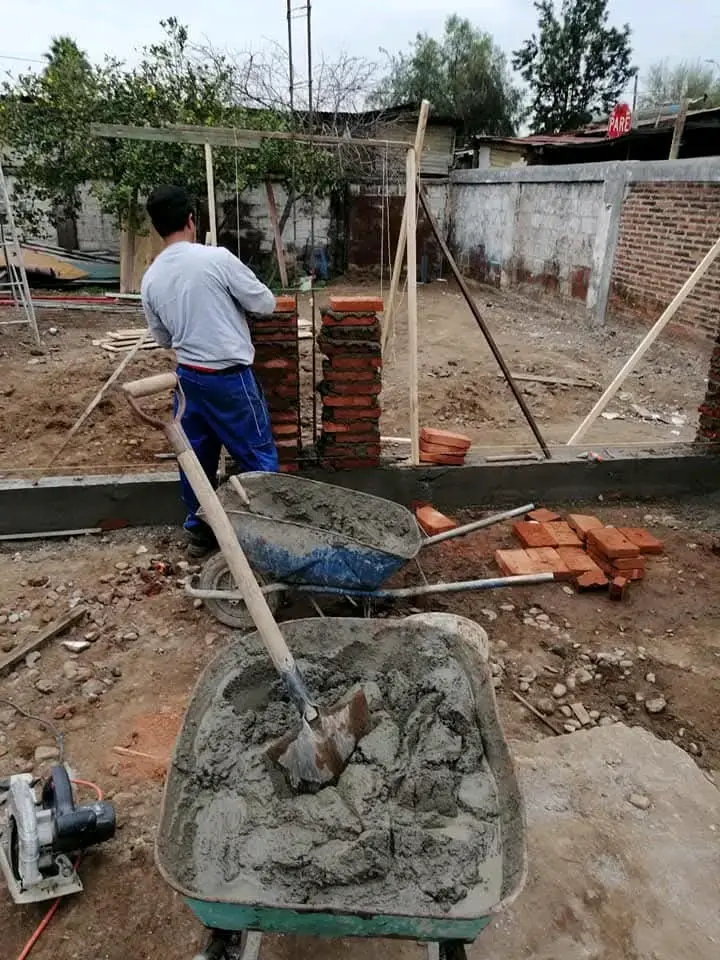 Se hacen todo tipo de trabajos en construcción x i - 1