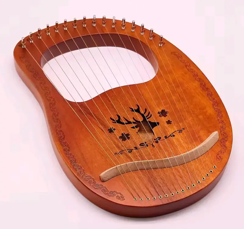 Lira de madera con diseño decorativo - 1