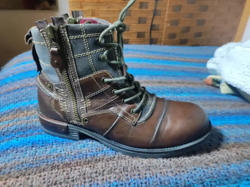 Botas de cuero marrón con cierre lateral - 2