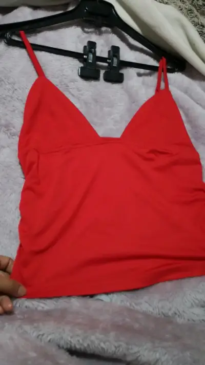 Top rojo sin mangas para mujer - miniatura 3