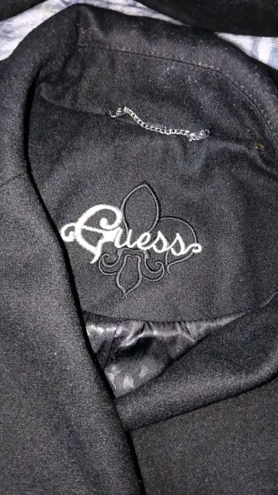 Abrigo negro Guess para mujer - miniatura 3