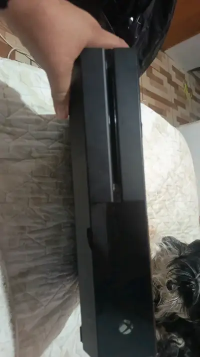 Consola Xbox One con diseño personalizado - miniatura 2