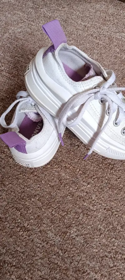 Zapatillas blancas casuales para mujer - miniatura 2