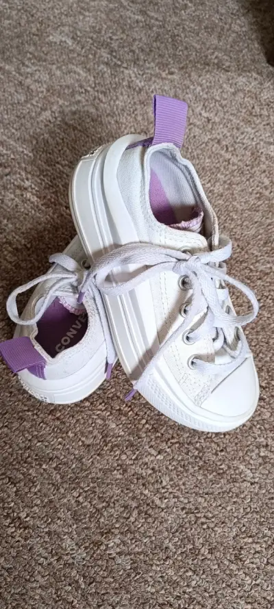 Zapatillas blancas casuales para mujer - miniatura 3