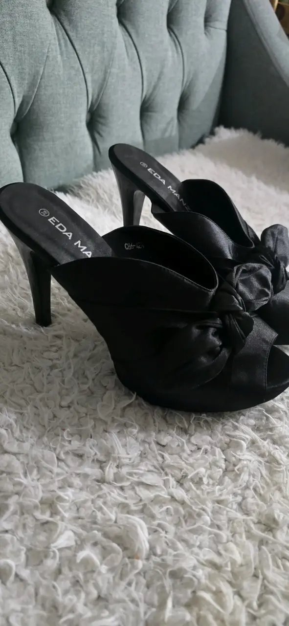 Sandalias de tacón negro Eda Manzini con lazo - 3
