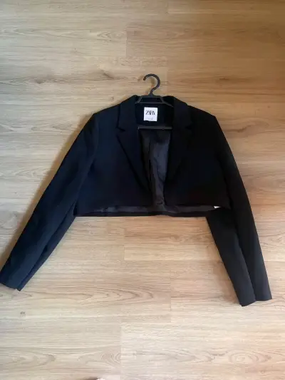 Blazer corto negro Zara elegante - miniatura 1