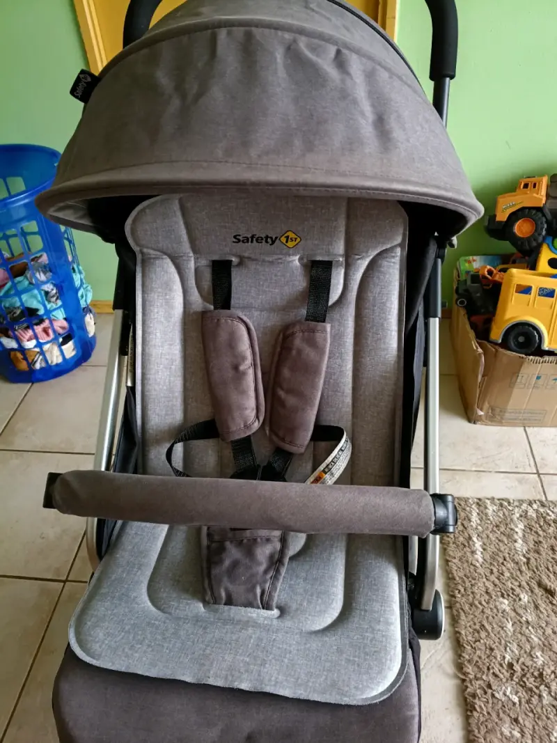 Coche de bebé plegable Safety 1st gris - 2