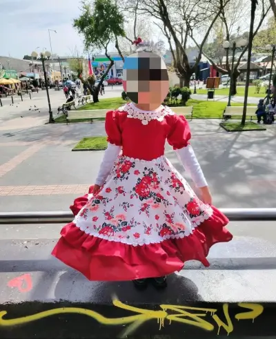 Vestido de Huasa Infantil Rojo con Flores - miniatura 1