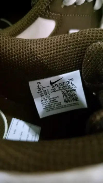 Zapatillas deportivas blancas y marrones para muje - miniatura 3