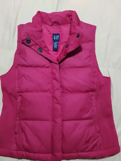 Chaqueta acolchada rosa GAP para mujer - miniatura 1