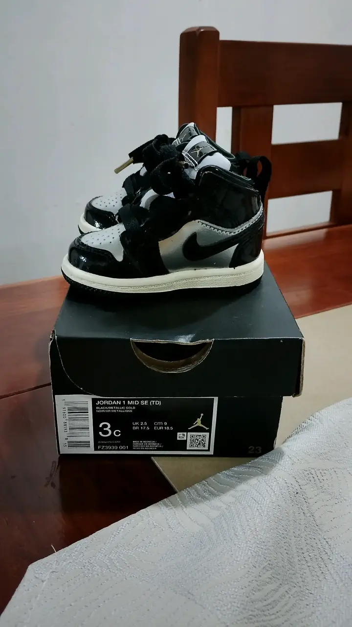 Zapatillas Nike Jordan 1 Mid SE para niños - 3