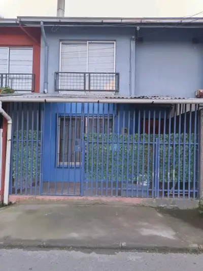 Casa de dos pisos en venta en Concepción - miniatura 1