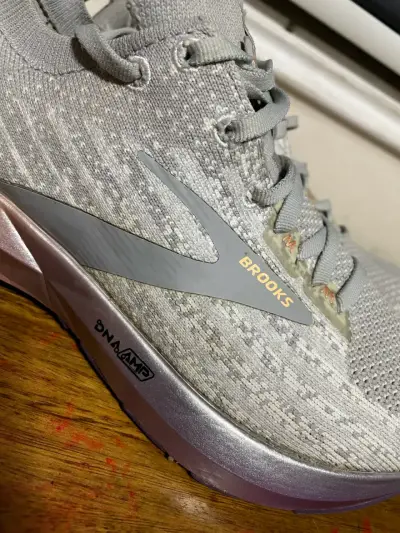 Zapatillas deportivas Brooks grises para correr - miniatura 3