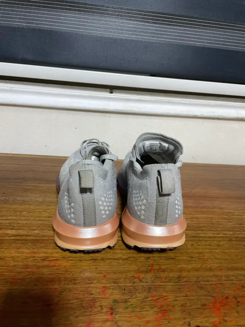 Zapatillas deportivas Brooks grises para correr - 4