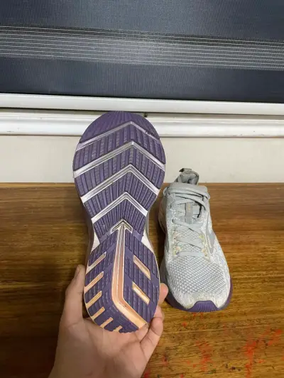 Zapatillas deportivas Brooks grises para correr - miniatura 5