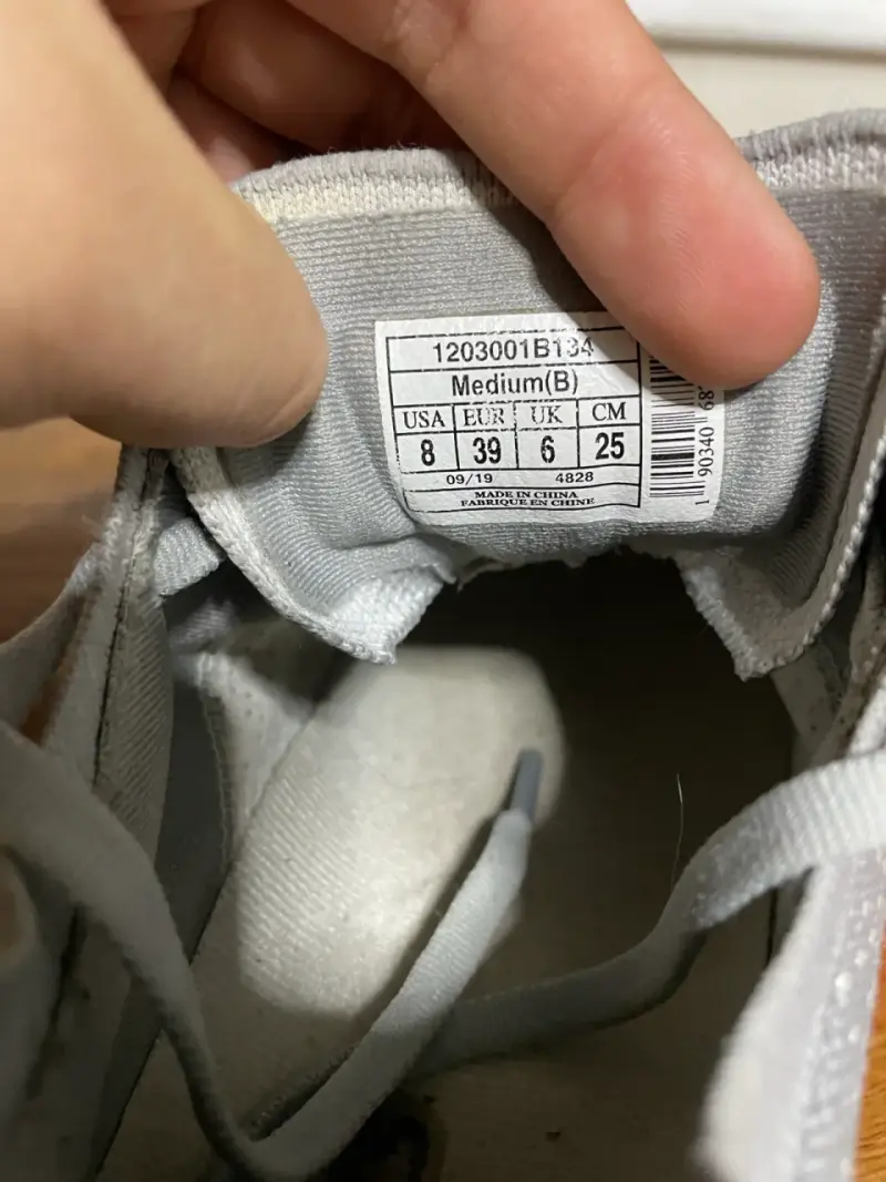 Zapatillas deportivas Brooks grises para correr - 6
