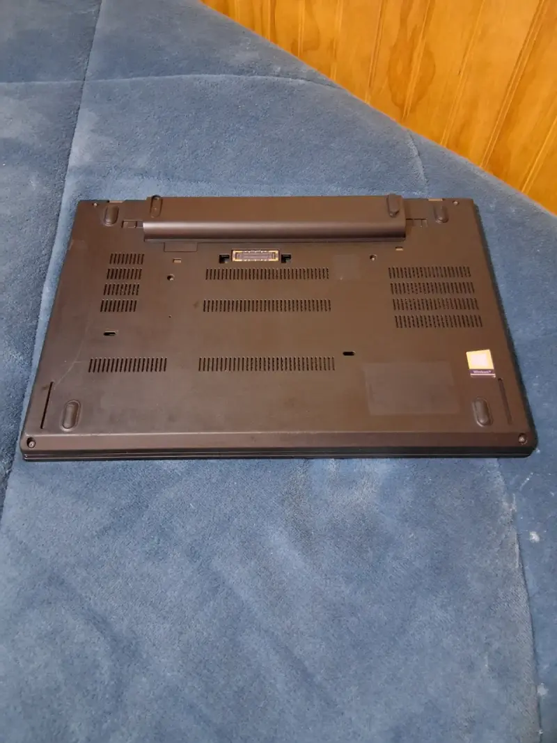 Laptop Lenovo ThinkPad T470 en buen estado - 3