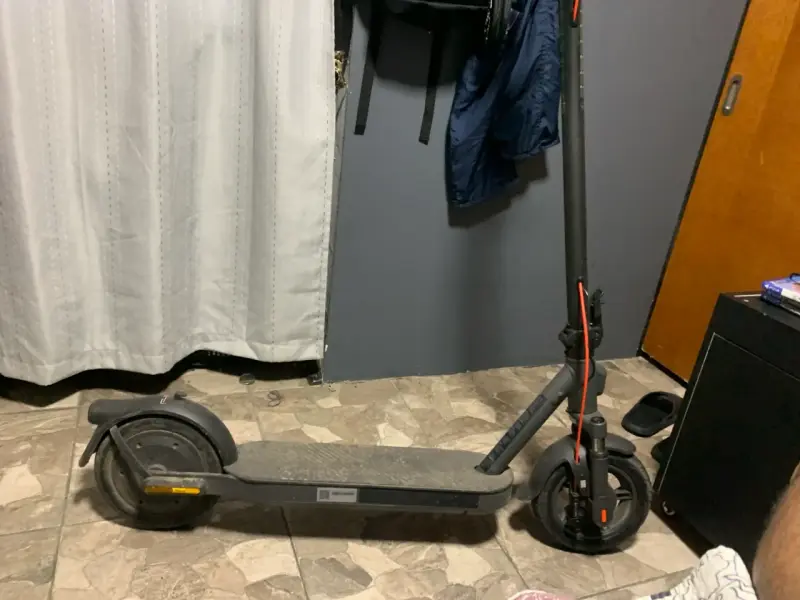 Scooter eléctrico plegable en buen estado - 2