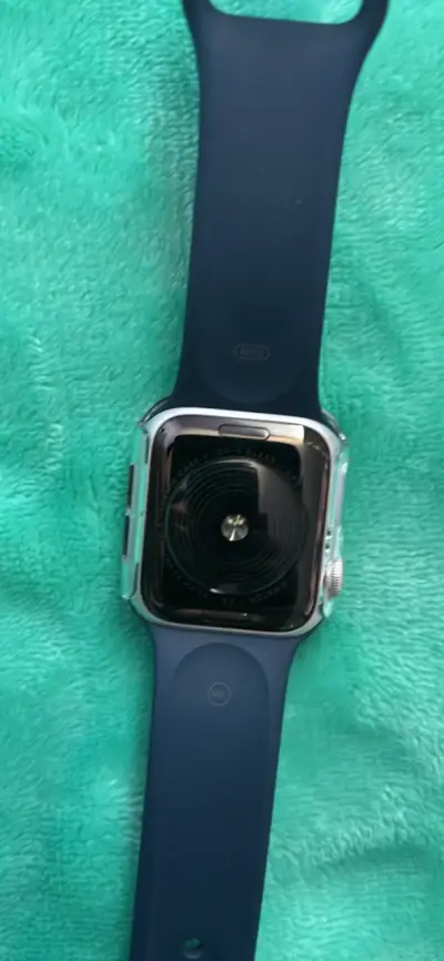 Reloj inteligente con correa azul - miniatura 1