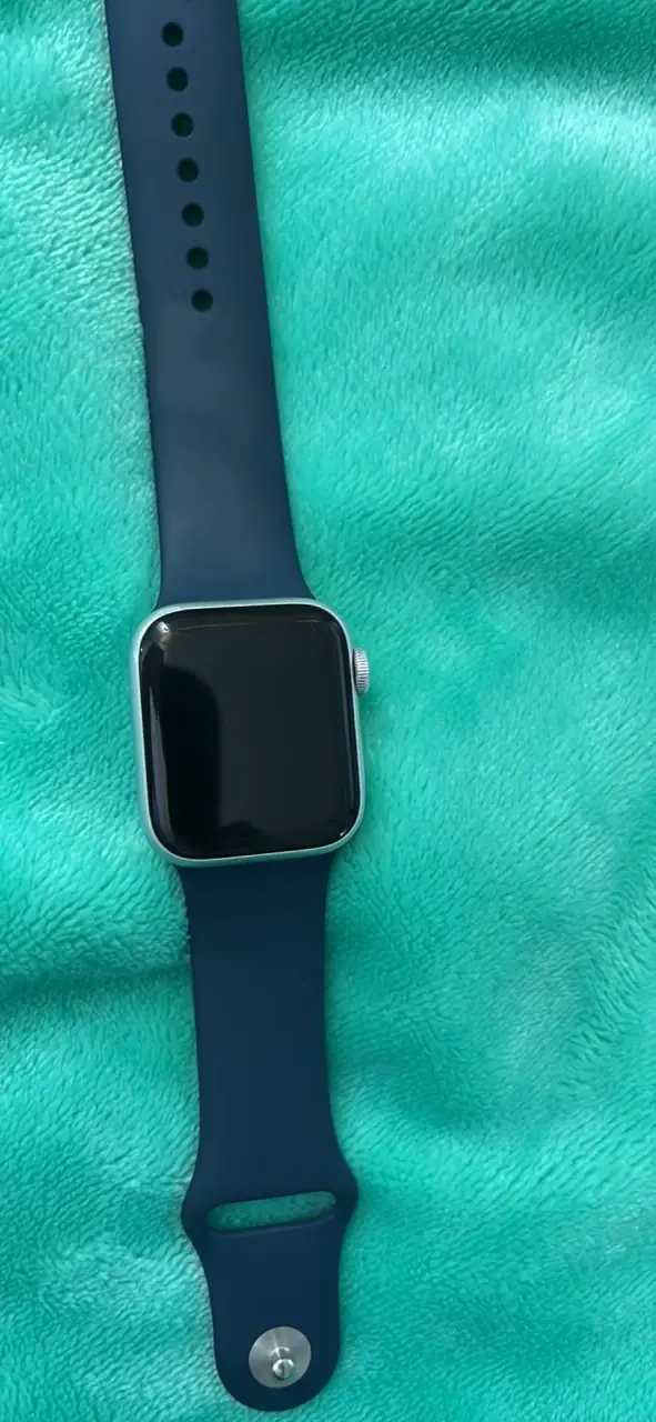 Reloj inteligente con correa azul - 2