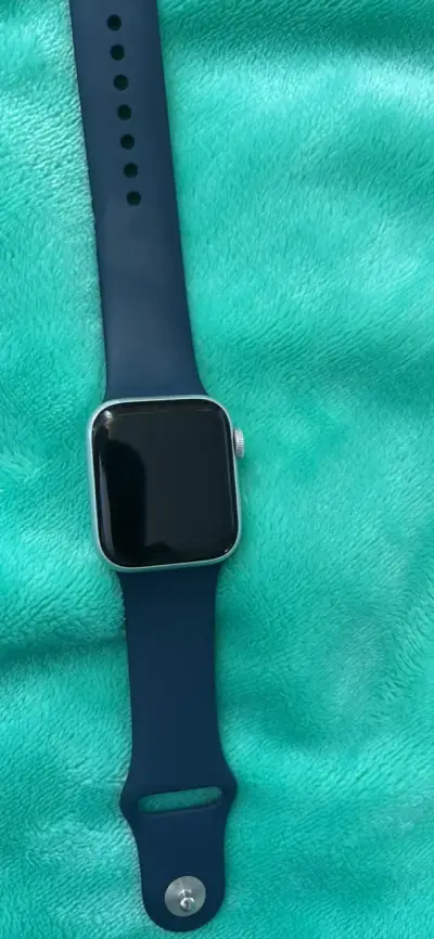 Reloj inteligente con correa azul - miniatura 2