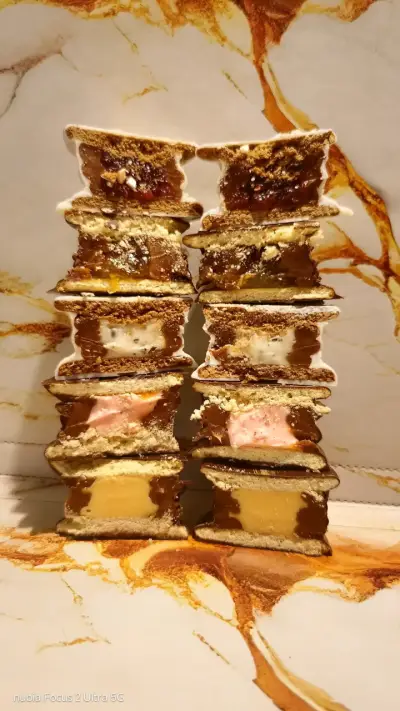Alfajores artesanales surtidos con dulce de leche - miniatura 1