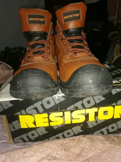 Botas de Seguridad Resistor Marrón con Punta de Acero - miniatura 3
