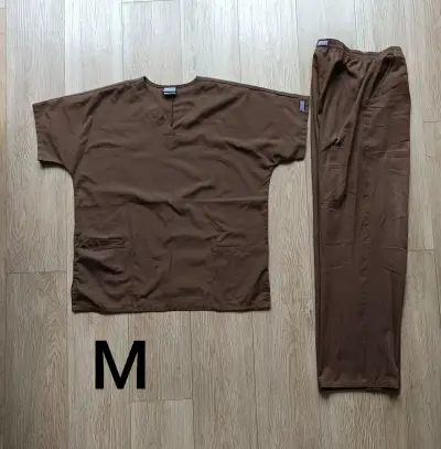 Uniformes clínicos de Hombre, 2 x 20mil - miniatura 1