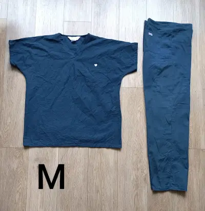 Uniformes clínicos de Hombre, 2 x 20mil - miniatura 3