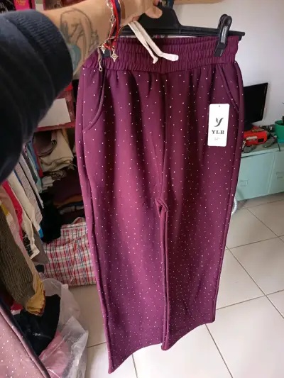 Pantalones deportivos burdeos con puntos blancos YLB - miniatura 1
