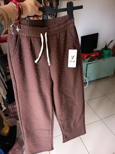 Pantalones deportivos burdeos con puntos blancos YLB - miniatura 2