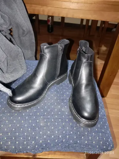 Botines de cuero negro con cierre lateral - miniatura 1