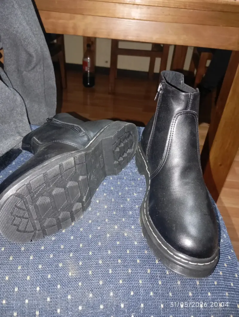 Botines de cuero negro con cierre lateral - 2