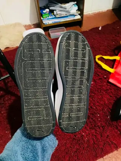 Zapatillas deportivas blancas Puma - miniatura 2
