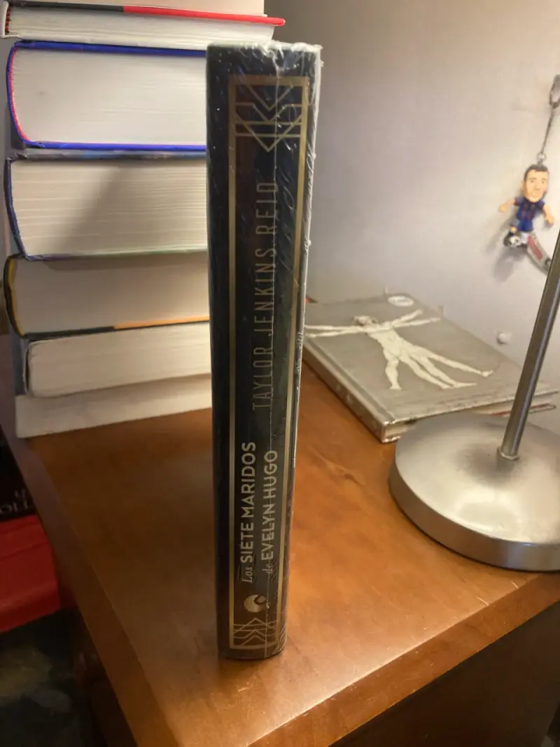 Libro Los Siete Maridos de Evelyn Hugo - 2