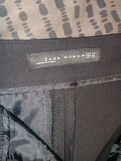 Pantalones negros Zara Woman talla 34 - miniatura 2