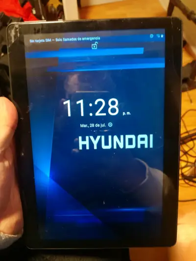 Tablet Hyundai HyTab Plus 10LC2 con pantalla rota - miniatura 1