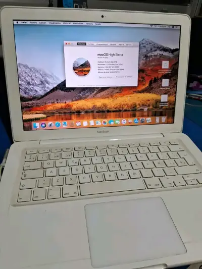 MacBook Blanco 13 pulgadas 2010 coleccionistas - miniatura 2