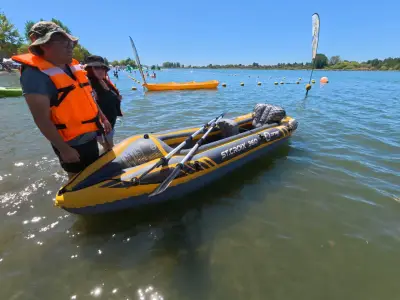 Kayak inflable amarillo con remos p dos personas - miniatura 3