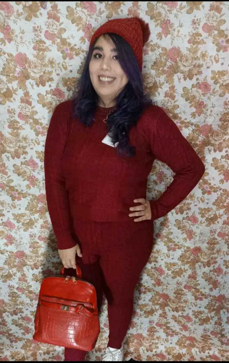 Conjunto de lanilla rojo para mujer - 2