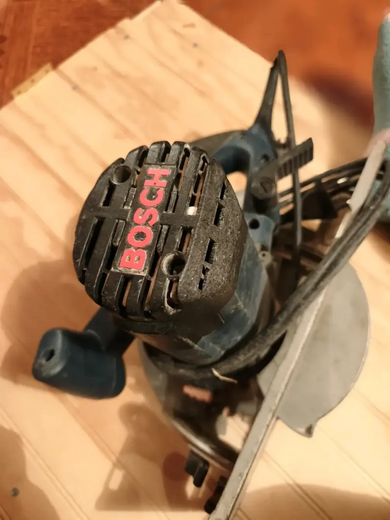 Sierra circular Bosch GKS 67 Professional usada - 2