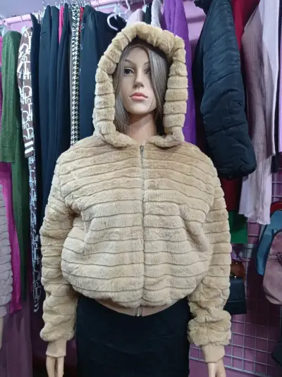 Polerón piel beige con capucha para mujer - miniatura 1