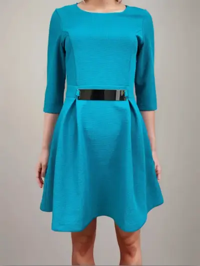 Vestido io azul turquesa con cinturón metálico - miniatura 1