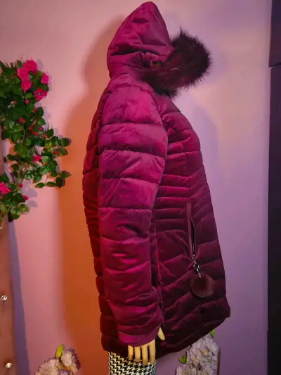 Chaqueta de invierno aterciopelada con capucha - miniatura 2