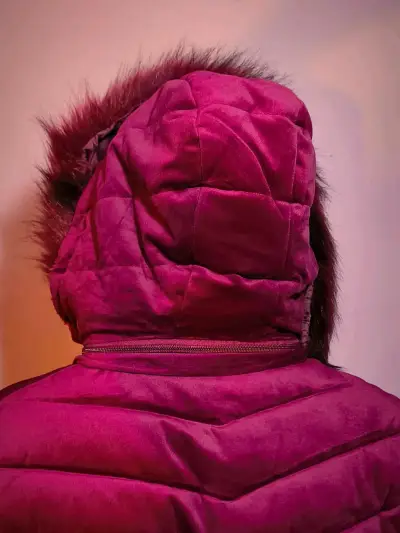 Chaqueta de invierno aterciopelada con capucha - miniatura 4