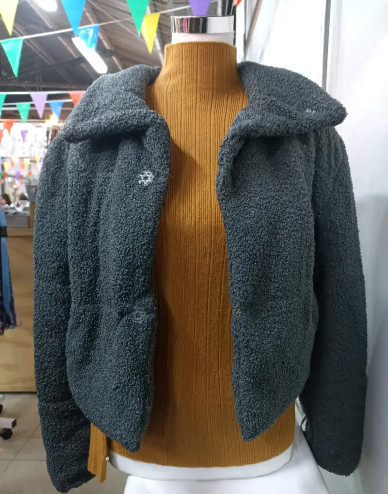 Chaqueta corderito gris para mujer